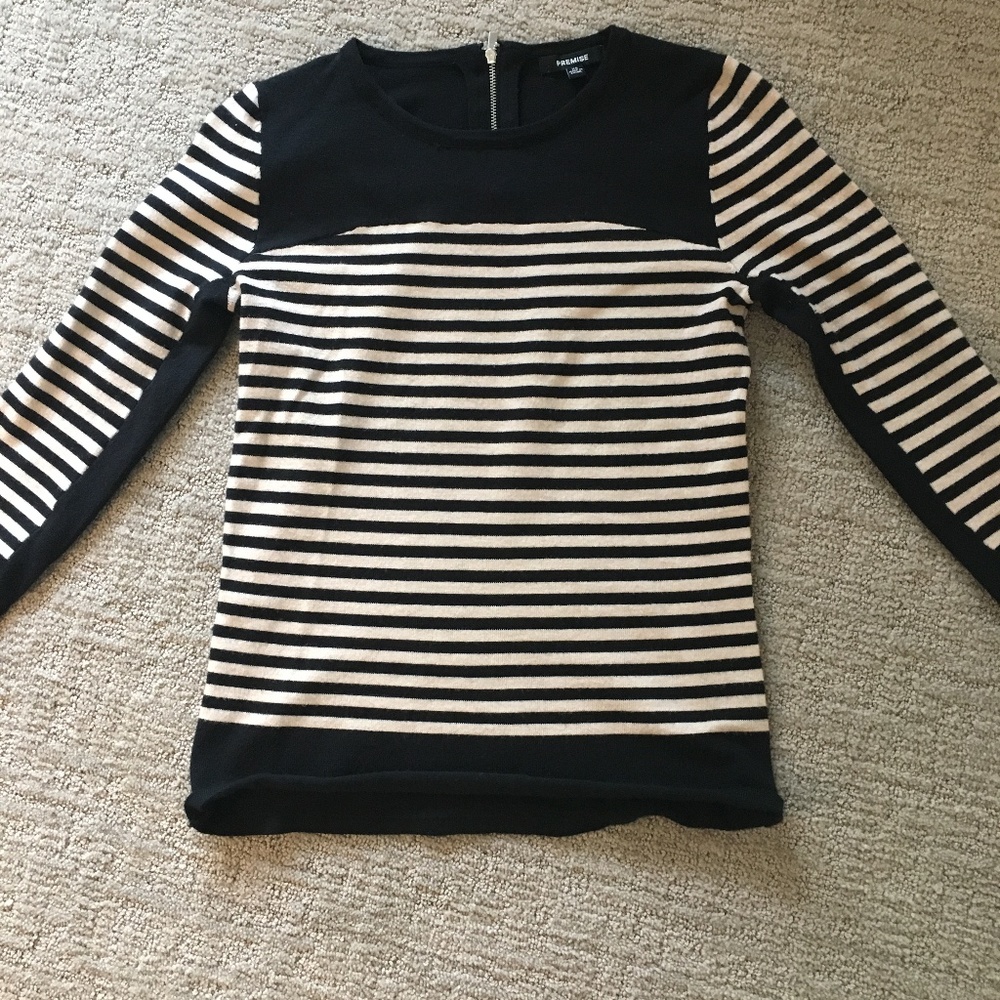 Premise Black & Tan Striped Lightweight sweater